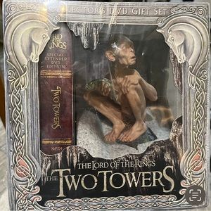 The Lord of the Rings The Two Towers Collector's DVD Set (unopened) w/Gollum